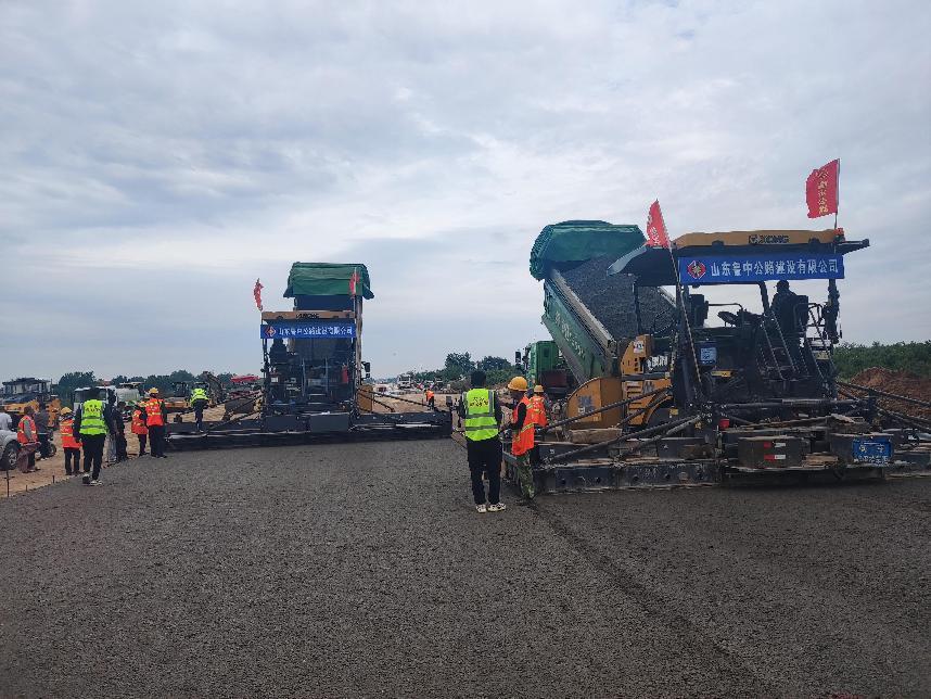 機(jī)械化施工公司郯城205項(xiàng)目團(tuán)隊(duì)以大干慶佳節(jié)