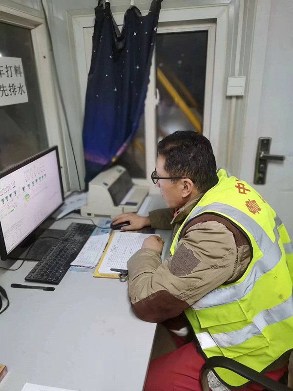 2、中莊砼拌合站操作工王國強(qiáng)_副本