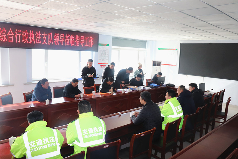 市交通運輸綜合行政執(zhí)法支隊到臨臨六標進行安全檢查