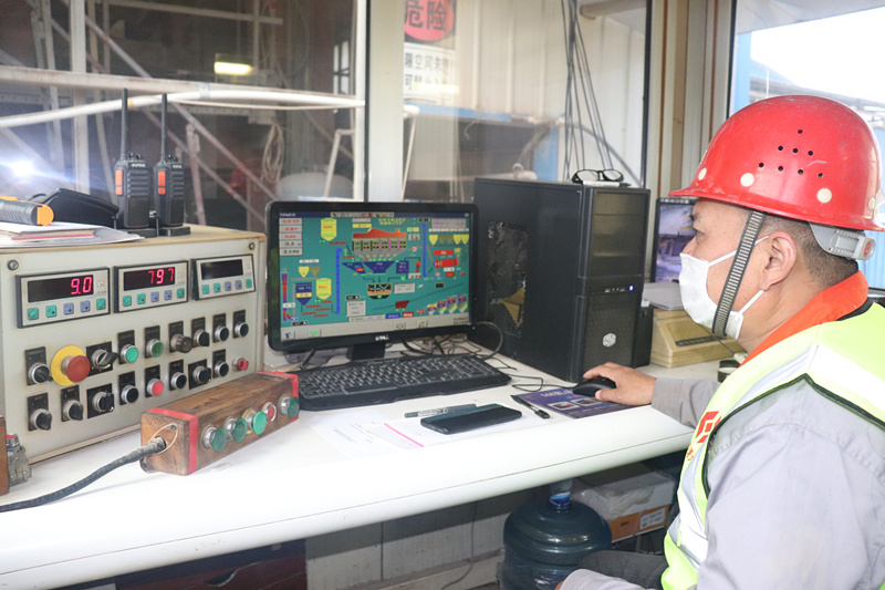 臨臨高速六進入瀝青混凝土施工階段