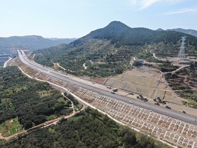 3、韓王崮隧道進口、基層施工、邊坡防護_副本