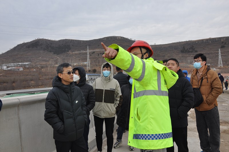 公司組織總部部室人員赴臨臨項目學習觀摩