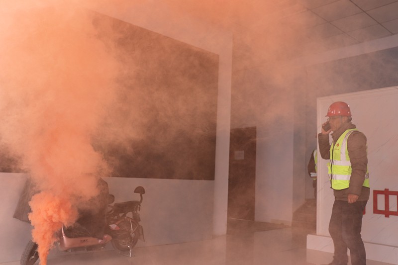 發(fā)生火災后，宿寶明第一時間報警、并及時通知相關領導_副本