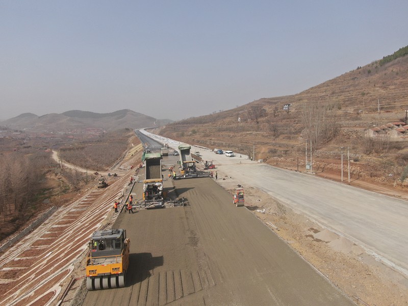 凝心聚力   統(tǒng)籌兼顧——臨臨高速六標(biāo)奏響“春季百日大干進行曲”