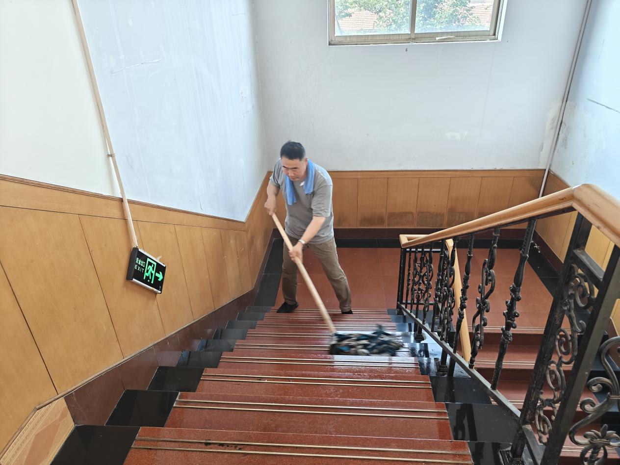 養(yǎng)成良好衛(wèi)生習(xí)慣，共創(chuàng)美好工地環(huán)境