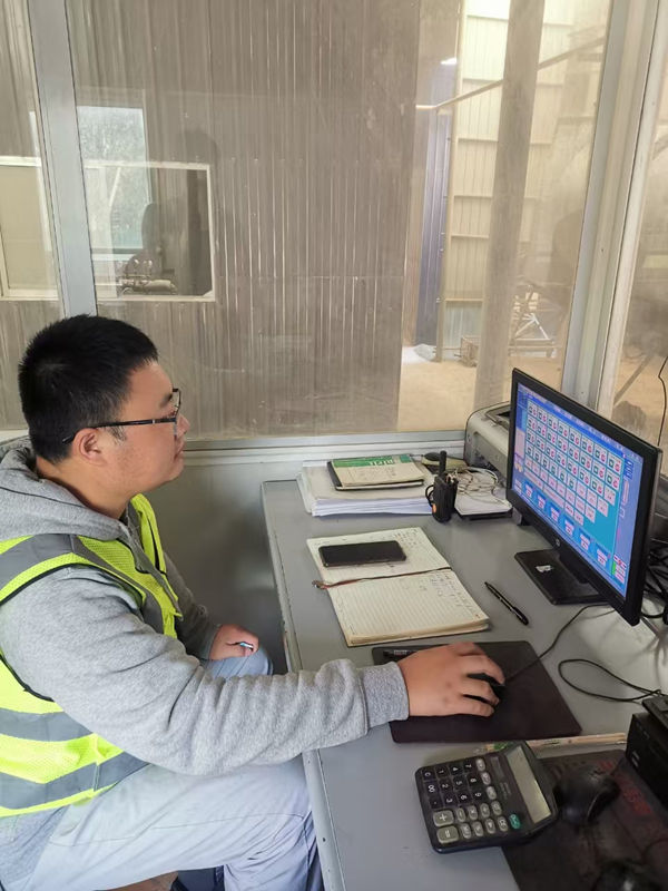 堅守，中秋節(jié)我在崗 