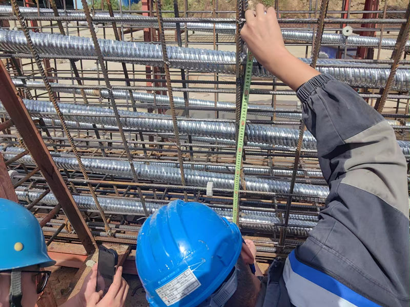 現(xiàn)場(chǎng)技術(shù)人員驗(yàn)收鋼筋籠546w5Z_副本 現(xiàn)場(chǎng)技術(shù)人員驗(yàn)收鋼筋籠546w5Z_副本