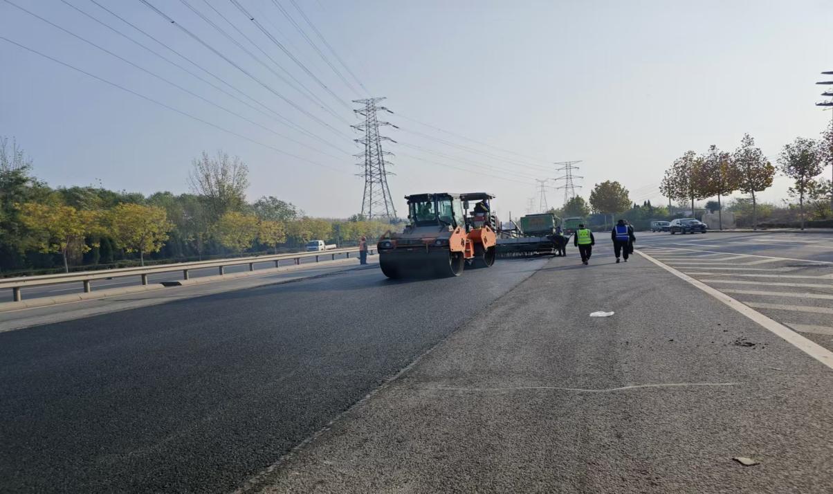 霜寒無(wú)阻，鋪筑暢途