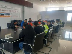 “五一勞動節(jié)”公路施工建設(shè)者堅守生產(chǎn)第一線