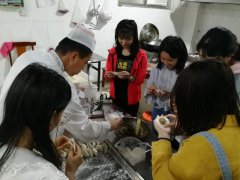 新寧項目組織“包餃子，迎五四”活動