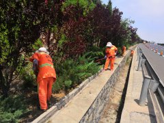 堅(jiān)守崗位，共戰(zhàn)高溫