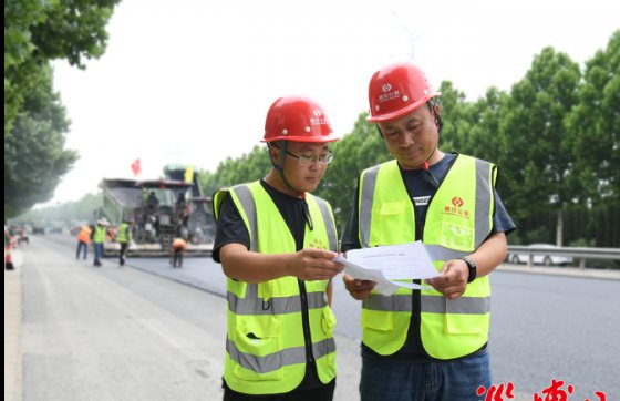 【抓作風(fēng) 創(chuàng)效益】魯中公路勞動者拼博奉獻，打造G205山深線品質(zhì)工程—— 為高質(zhì)量發(fā)展構(gòu)筑堅實的“跑道”