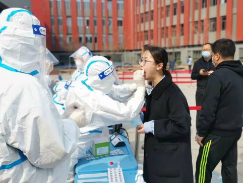 抗擊疫情——致敬最美逆行者！