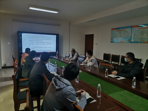 市政工程公司第一項目部組織信息化及安全生產(chǎn)條例學(xué)習(xí)