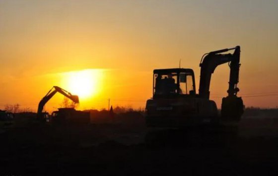 努力拼搏，不負(fù)韶華